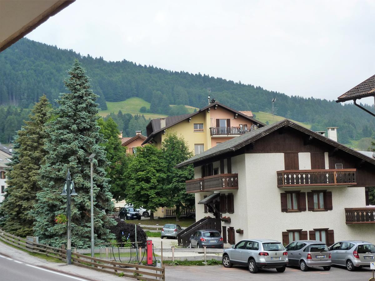 Trentino Apartments - Casa Ai Tolleri フォルガリーア エクステリア 写真